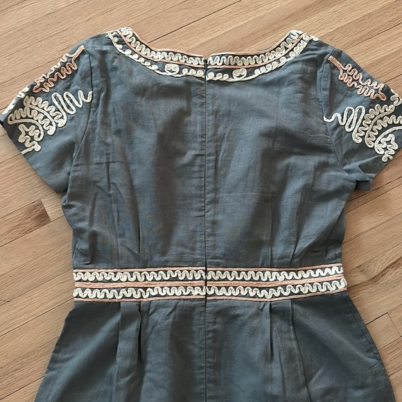 French Connection - Embroidered Gray Dress - Size 8 - Picture 8 of 9